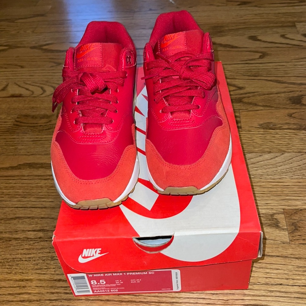 Nike AirMax 1 Premium SC Red & Gum Bottom Like New Except bottoms Size 8.5